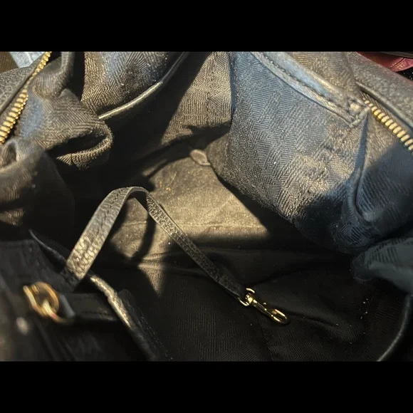 MICHAEL KORS
Fulton‎ Hobo Black Leather Shoulder Bag - Picture 6 of 9